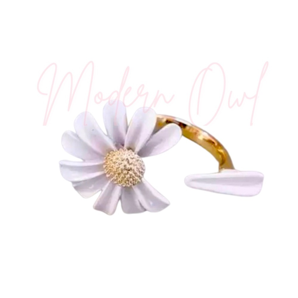 🌻 Adjustable Daisy Ring